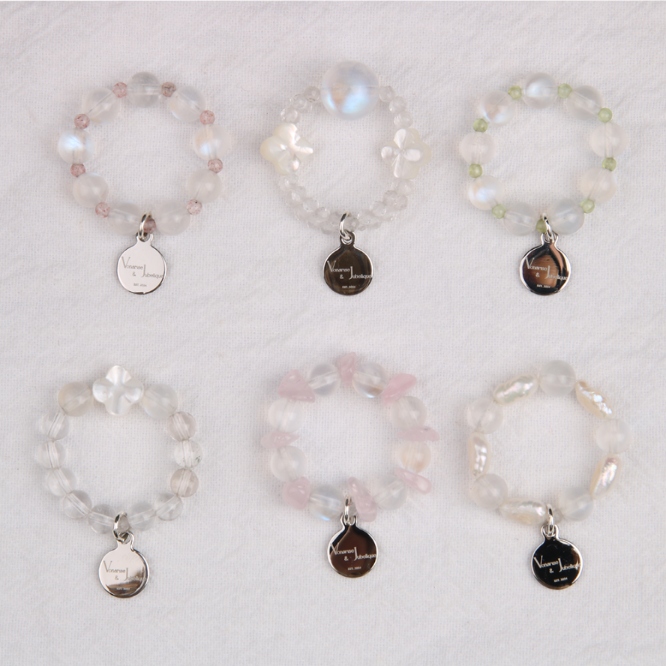 six crystal beaded ring for every day outfit