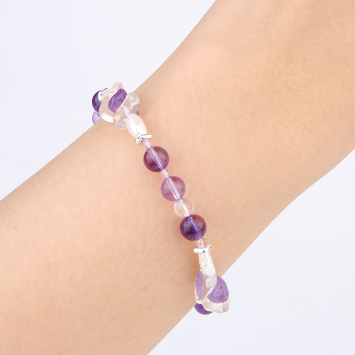 Elegant bracelet with freshwater pearls, 925 silver threaded cat’s eye beads, raw-shaped silver beads, opal, amethyst, and clear quartz