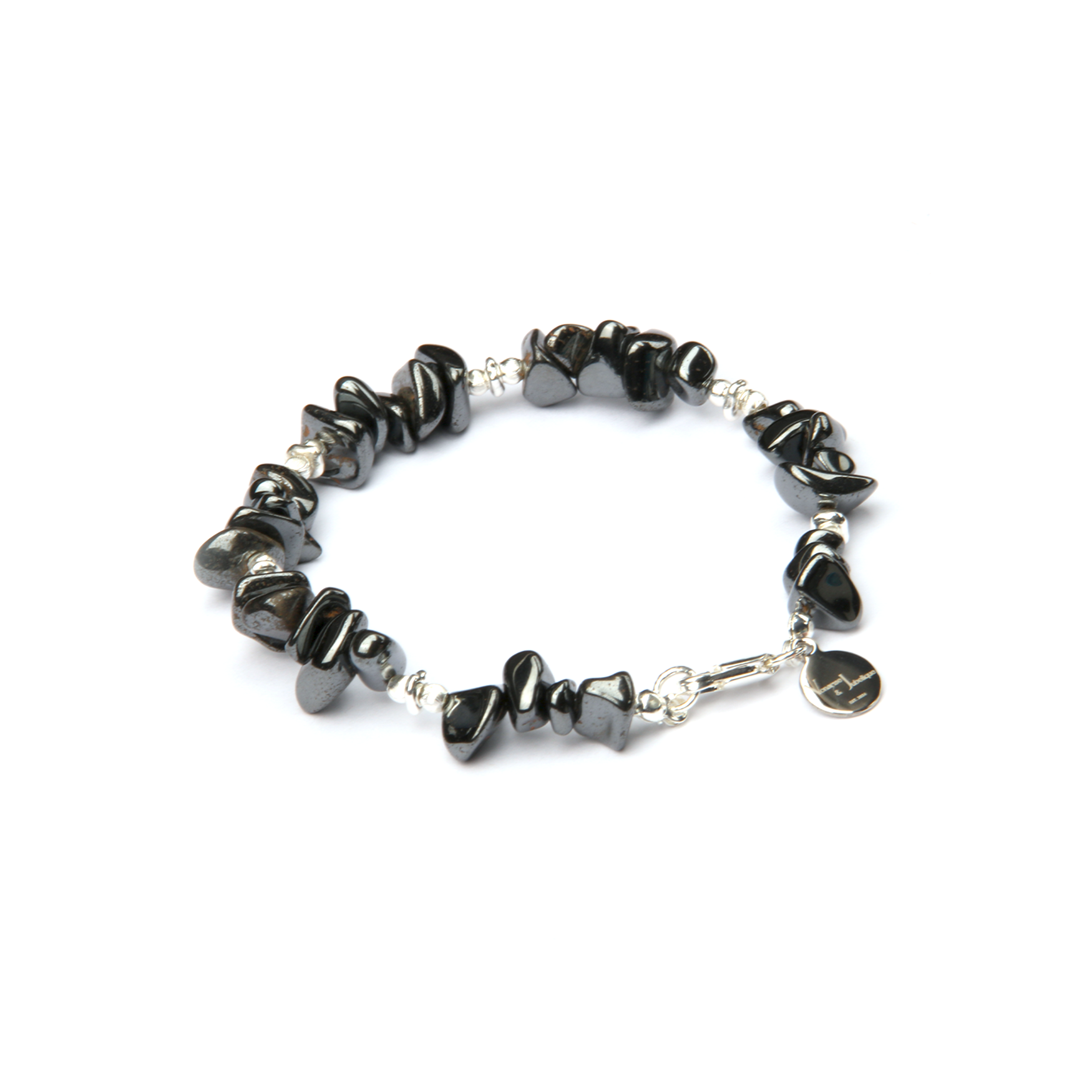 Minimalist chip crystal bracelet with raw-shaped hematite, 925 silver cat’s eye threaded beads, and raw-shaped silver beads for a sleek metallic look